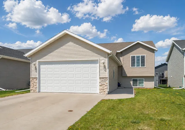 Photo 1 of Single family home for sale at 3831 32nd Street S, Moorhead, MN 56560 | MLS# 7080430 | Listing updated on 2026-09-02