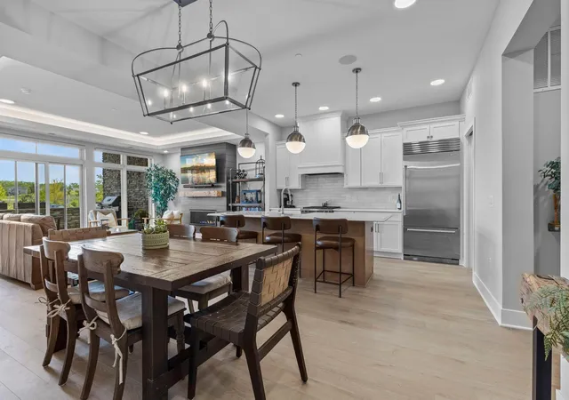 3rd image of 1 Hl Farm Rd, North Oaks, MN 55127