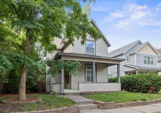 Photo 2 of Single family home for sale at 2927 Girard Ave N, Minneapolis, MN 55411 | MLS# 7080444 | Listing updated on 2026-09-28