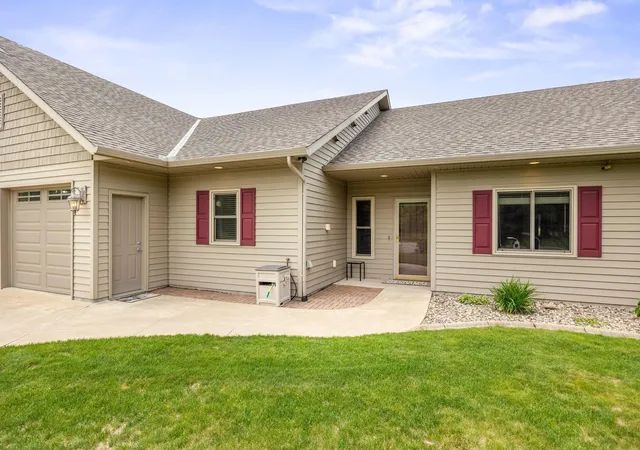 Homes for sale in Hutchinson, MN | 1278 Birdie Cir Nw, Hutchinson, MN 55350 | MLS# 7080446