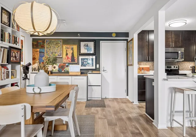 Listing Photo 4 - Condo for sale in building located at 52 Groveland Ter, Minneapolis, MN 55403 - Unit #A304