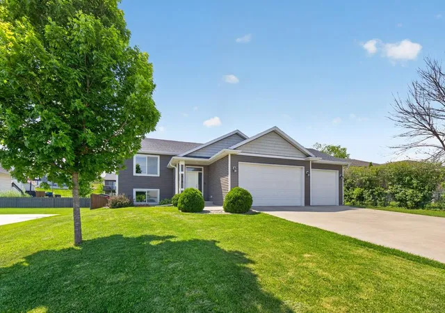 Homes for sale in Pine Island, MN | 810 8Th Ave Sw, Pine Island, MN 55963 | MLS# 7080496