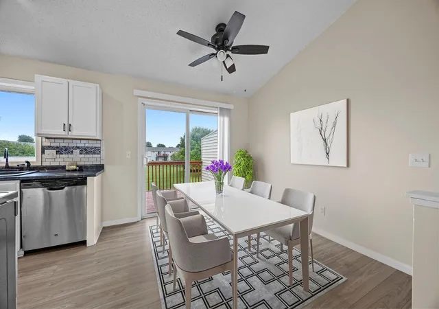 2nd image of 1998 Brittany Ct, Shakopee, MN 55379 | MLS# 7080521