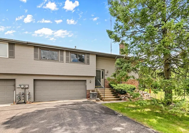 Homes for sale in Shoreview, MN | 4143 Sylvia Ct, Shoreview, MN 55126 | MLS# 7080562