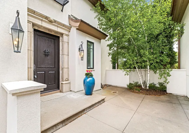 3rd image of 1660 Carriage Path, Minneapolis, MN 55422 | MLS# 7080583