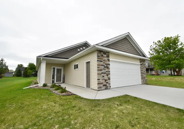 1st image of 106 11th St N, Goodhue, MN 55027 | MLS# 7080642