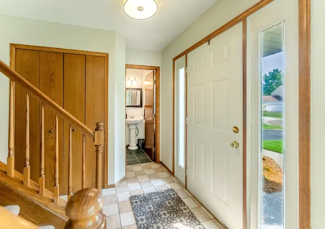 Photo 3 of Single family home for sale at 3096 Copper Oaks Draw, Saint Paul, MN 55125 | MLS# 7080670 | Listing updated on 2026-08-31