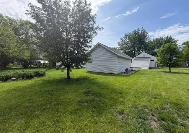 Photo 3 of Single family home for sale at 231 10th Avenue, Worthington, MN 56187 | MLS# 7080678 | Listing updated on 2026-09-14