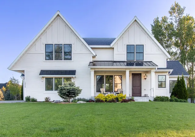 Photo 2 of Single family home for sale at 1424 Fairacre Ln Sw, Willmar, MN 56201 | MLS# 7080743 | Listing updated on 2026-08-12