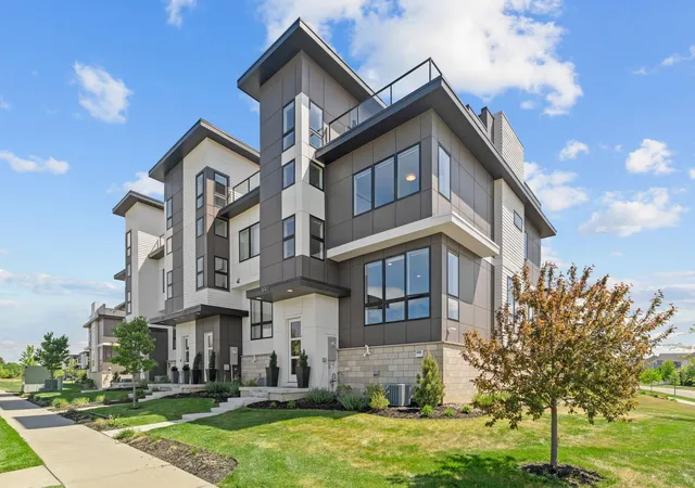 2nd image of 16162 Eagleview Dr, Lakeville, MN 55044 | MLS# 7080745