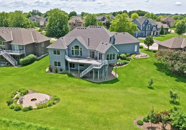 Photo 3 of Single family home for sale at 2996 Fairway Dr, Chaska, MN 55318 | MLS# 7080773 | Listing updated on 2026-10-18