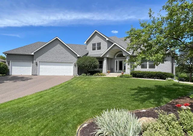 Photo 3 of Single family home for sale at 2996 Fairway Dr, Chaska, MN 55318 | MLS# 7080773 | Listing updated on 2026-10-18