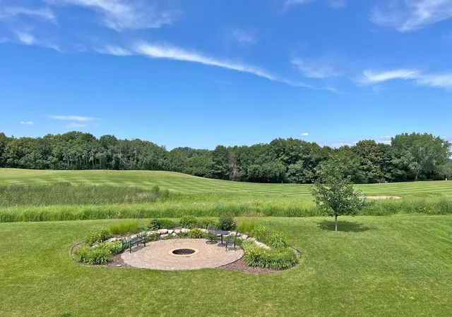Photo 4 of Single family home for sale at 2996 Fairway Dr, Chaska, MN 55318 | MLS# 7080773 | Listing updated on 2026-10-18