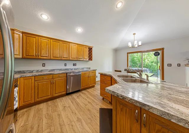 2nd image of 905 Brook Ln Ne, Owatonna, MN 55060 | MLS# 7080912
