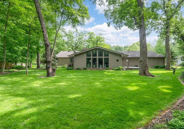 Photo 3 of Single family home for sale at 8127 Pennsylvania Cir, Minneapolis, MN 55438 | MLS# 7080928 | Listing updated on 2026-10-14