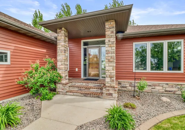 3rd image of 5831 Autumn Dr S, Fargo, ND 58104 | MLS# 7080929