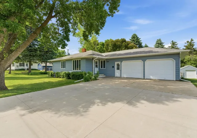 Photo 1 of Sale Pending at 606 3rd Avenue S, Raymond, MN 56282 | MLS# 7080936 | Listing updated on 2026-08-19
