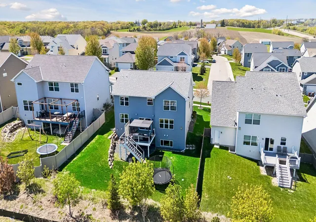 3rd image of 9091 River Rock Dr N, Chanhassen, MN 55317 | MLS# 7080968