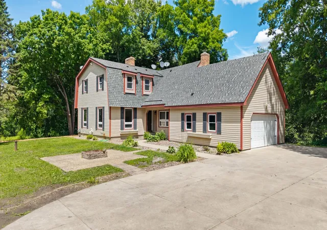 2nd image of 13995 Hidden Lake Trl Ne, Prior Lake, MN 55372 | MLS# 7080983