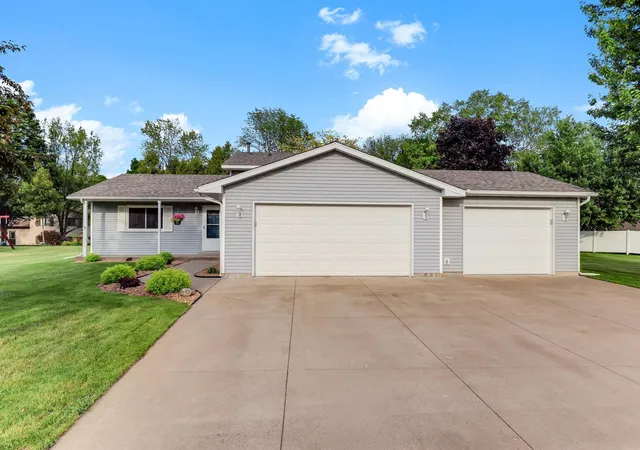 Homes for sale in Lindstrom, MN | 31115 Olinda Trl, Lindstrom, MN 55045 | MLS# 7081002