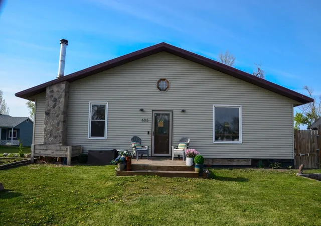 Photo 4 of Sale Pending at 605 Ingalls Ave, Hope, ND 58046 | MLS# 7081007 | Listing updated on 2026-10-23