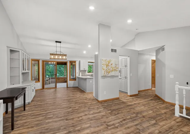 Photo 3 of Single family home for sale at 135 Obrien Pkwy, Belle Plaine, MN 56011 | MLS# 7081054 | Listing updated on 2026-10-02