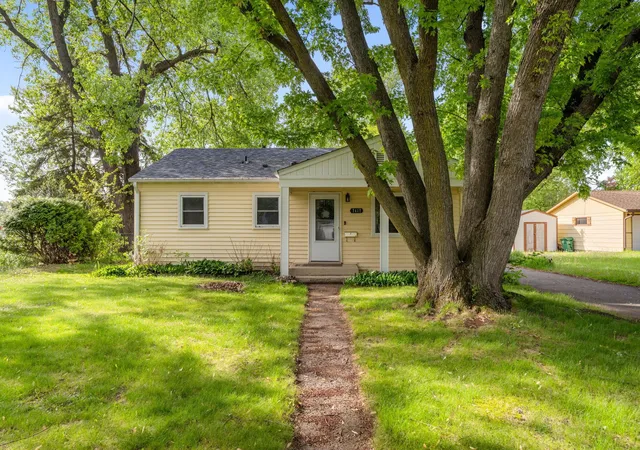 2nd image of 7417 Shirley Pl, Crystal, MN 55428 | MLS# 7081119
