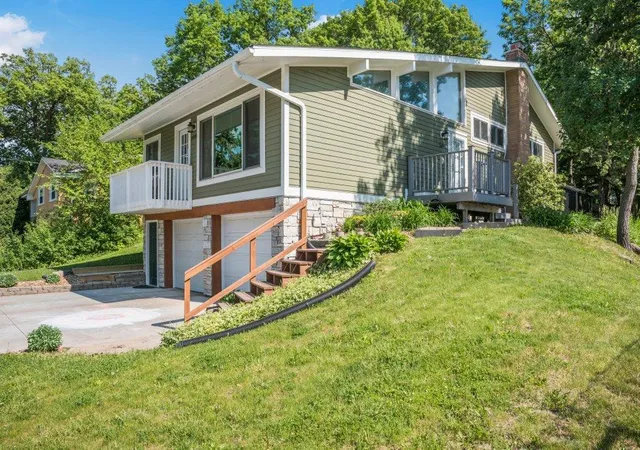 Homes for sale in New Brighton, MN | 1695 Silver Lake Rd Nw, New Brighton, MN 55112 | MLS# 7081140