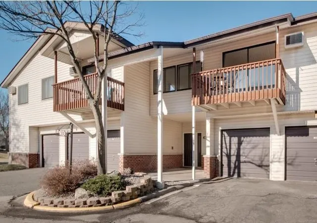 1st image of 4012 Foss Rd #206, Saint Anthony, MN 55421 | MLS# 7081168