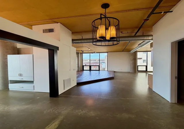 Photo 3 of Condo for sale at 750 S 2nd Street #801, Minneapolis, MN 55401 | MLS# 7081234 | Listing updated on 2026-10-28