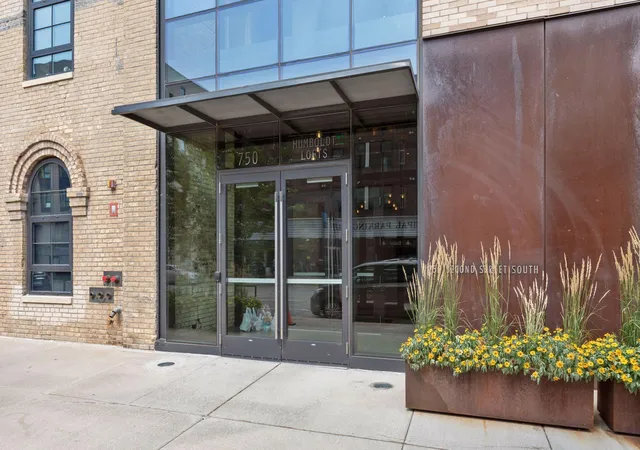 Listing Photo 5 - Condo for sale in building located at 750 S 2Nd St, Minneapolis, MN 55401 - Unit #801