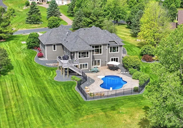 2nd image of 293 Saint Andrews Dr, Hudson, WI 54016 | MLS# 7081250