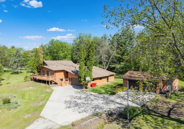 3rd image of 520 Cemetery Rd, Mantorville, MN 55955 | MLS# 7081252