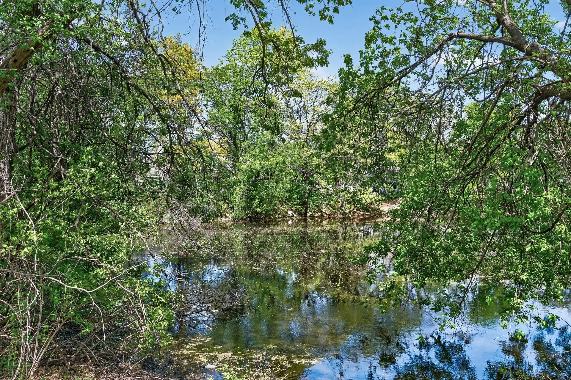 Listing Photo 22 - Condo for sale in 2494 Wilshire Ct located at 2494 Wilshire Ct, Mendota Heights, MN 55120 - Unit 2494 Wilshire Ct