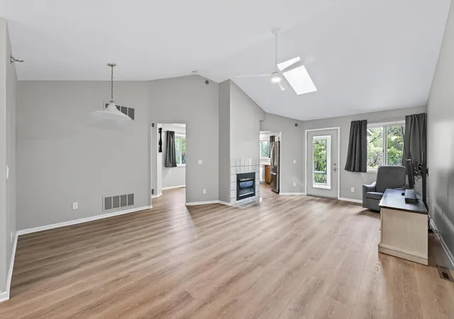 4th image of 2494 Wilshire Ct, Mendota Heights, MN 55120 | MLS# 7081372