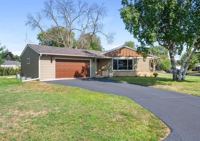 Photo 2 of Sale Pending at 3887 Van Dyke St, Saint Paul, MN 55110 | MLS# 7081420 | Listing updated on 2026-10-08