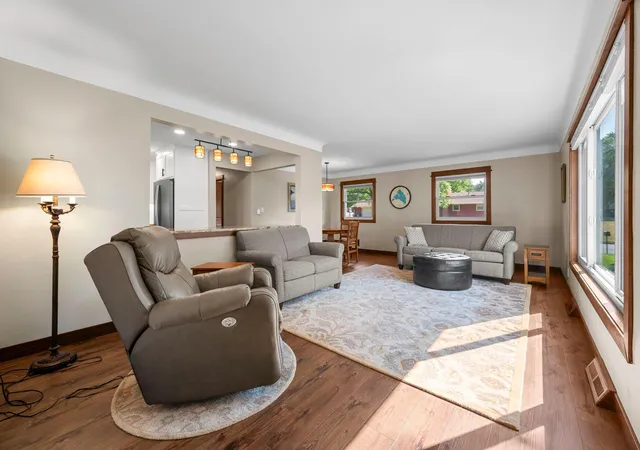 Photo 3 of Sale Pending at 3887 Van Dyke St, Saint Paul, MN 55110 | MLS# 7081420 | Listing updated on 2026-10-08