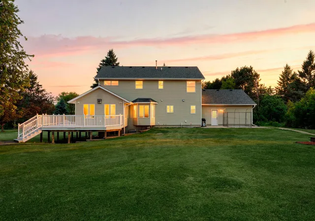 Photo 3 of Single family home for sale at 2733 Neal Ave N, West Lakeland Twp, MN 55082 | MLS# 7081473 | Listing updated on 2026-09-14