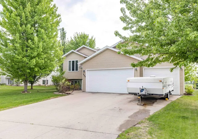 Homes for sale in Barnesville, MN | 907 11Th Ave Se, Barnesville, MN 56514 | MLS# 7081477