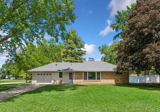Photo 3 of Single family home for sale at 6 Mission Ln, Minneapolis, MN 55420 | MLS# 7081508 | Listing updated on 2026-08-31