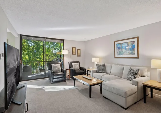 Homes for sale in Edina, MN | 6085 Lincoln Dr #214, Edina, MN 55436 | MLS# 7081541