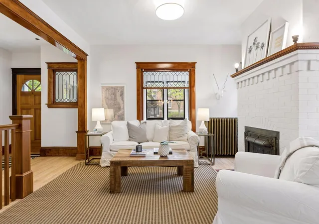 5th image of 2441 Dupont Ave S, Minneapolis, MN 55405 | MLS# 7081567