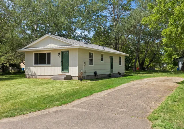 Homes for sale in Cambridge, MN | 310 18th Ave Se, Cambridge, MN 55008 | MLS# 7081732