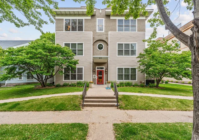 1st image of 633 Dayton Ave, St. Paul, MN 55104