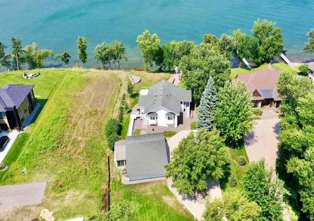 Photo 3 of Single family home for sale at 11646 Indian Beach Rd, Spicer, MN 56288 | MLS# 7081735 | Listing updated on 2026-10-16