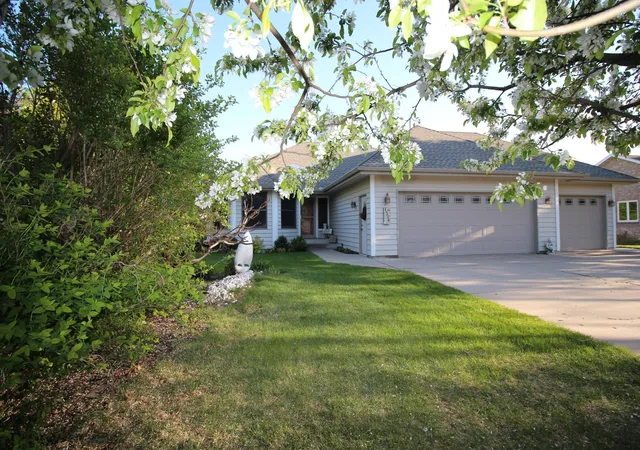 Homes for sale in Northfield, MN | 1524 Creek Ln, Northfield, MN 55057 | MLS# 7081780