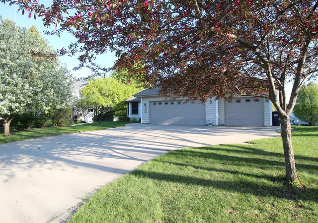 Homes for sale in Northfield, MN | 1524 Creek Ln, Northfield, MN 55057 | MLS# 7081780