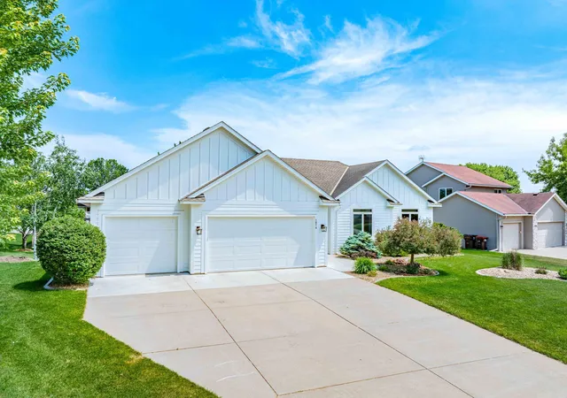Homes for sale in Hastings, MN | 1874 Tierney Dr, Hastings, MN 55033 | MLS# 7081818