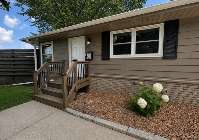 1st image of 402 Sunset Ct Ne, Stewartville, MN 55976 | MLS# 7081884