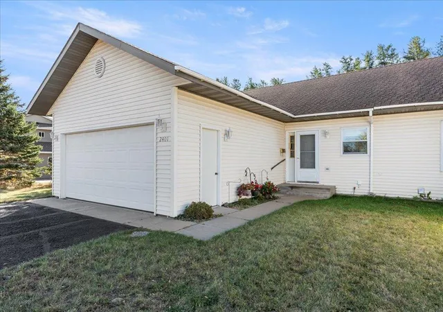 Homes for sale in Brainerd, MN | 2401 Hillcrest Dr, Brainerd, MN 56401 | MLS# 7081886